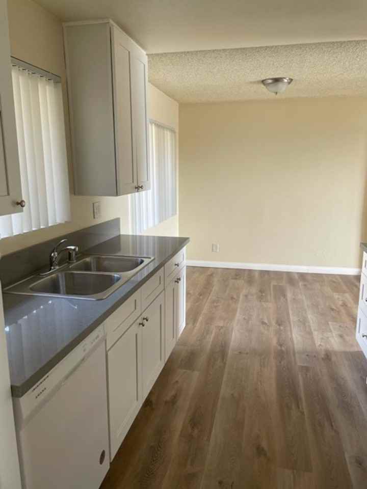 Beverly Wilcox Apartments - Photo 6 of 25