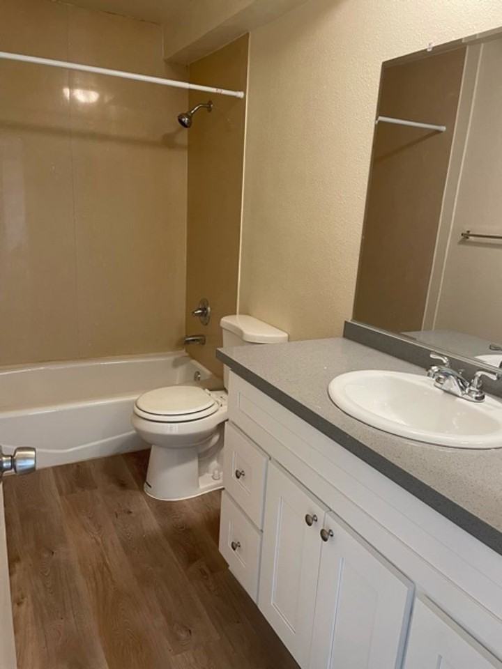 Beverly Wilcox Apartments - Photo 7 of 25