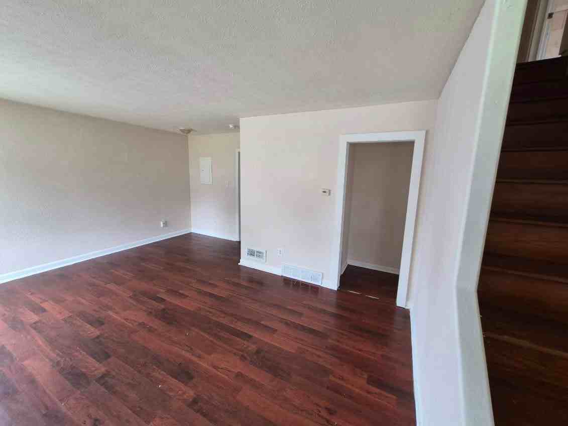 1813 Ransburg Ave #1 - Photo 3 of 18