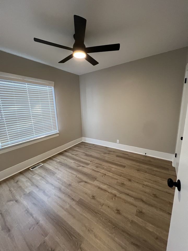 724 Custer St #1 - Photo 4 of 12