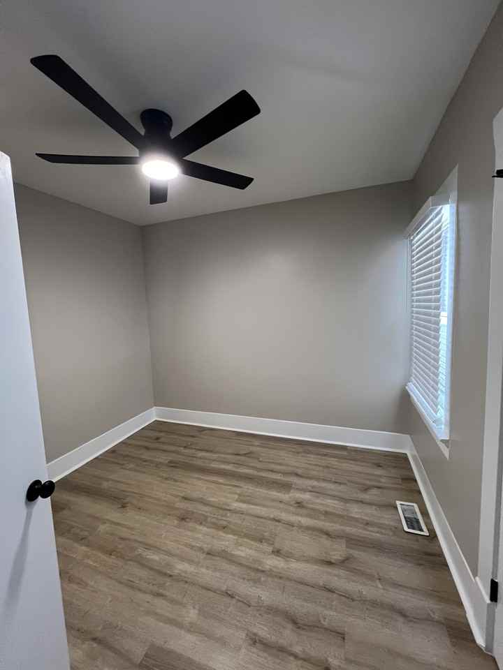 724 Custer St #1 - Photo 5 of 12