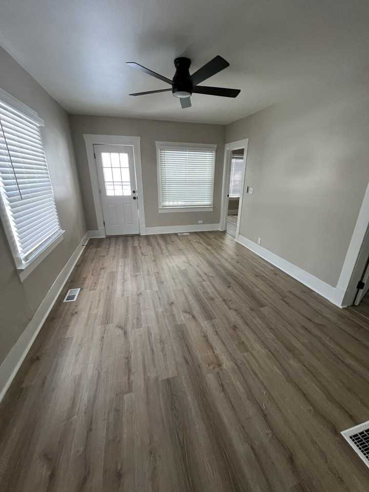 724 Custer St #1 - Photo 6 of 12