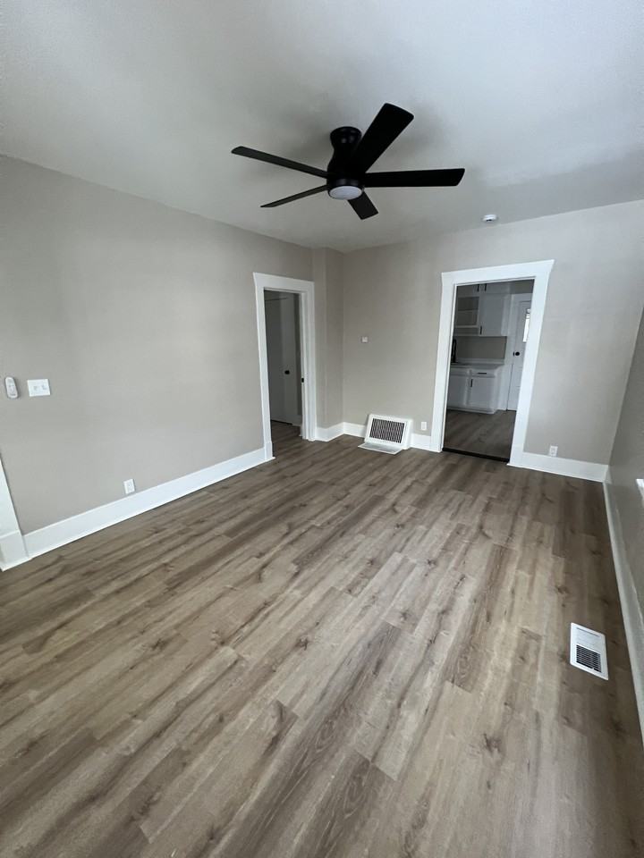 730 Custer St #1 - Photo 3 of 11