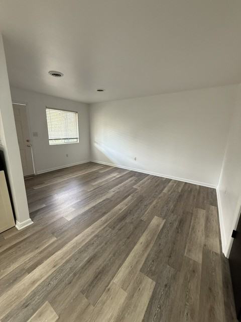 601 King George Ave Sw #9 - Photo 2 of 8