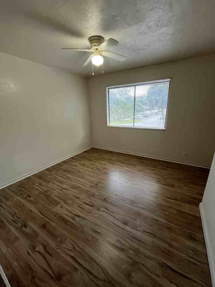 2560 Sw 31st Pl #1 - Photo 2 of 12