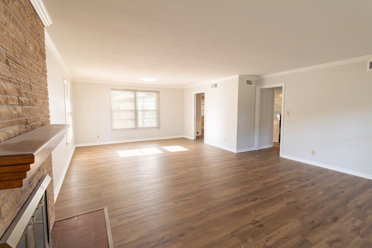 2400 Hampstead Ln #1 - Photo 6 of 32
