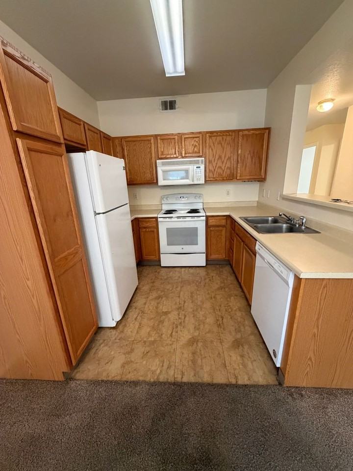 3002 W Elizabeth St Unit 22c - Photo 5 of 16