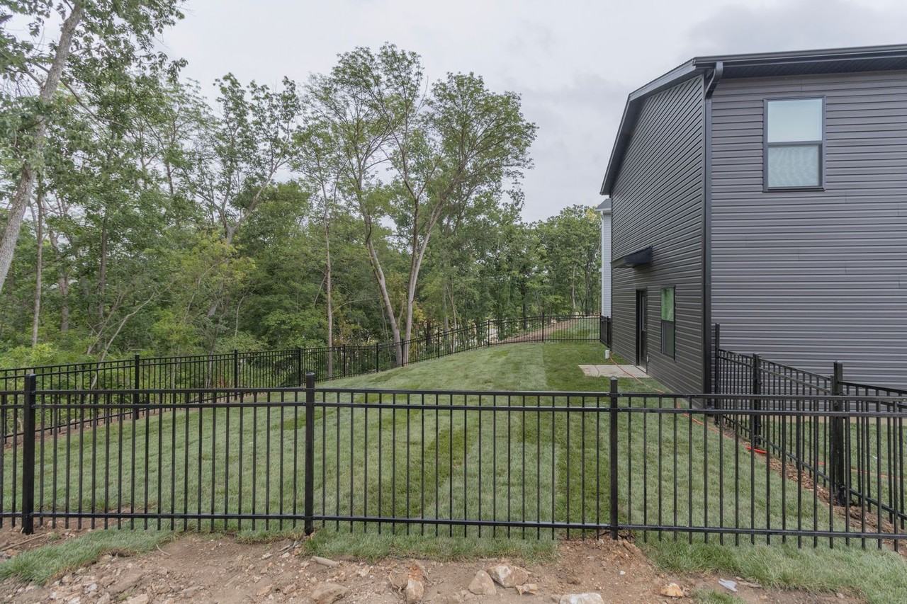 729 729 Ella Dr - Photo 4 of 50