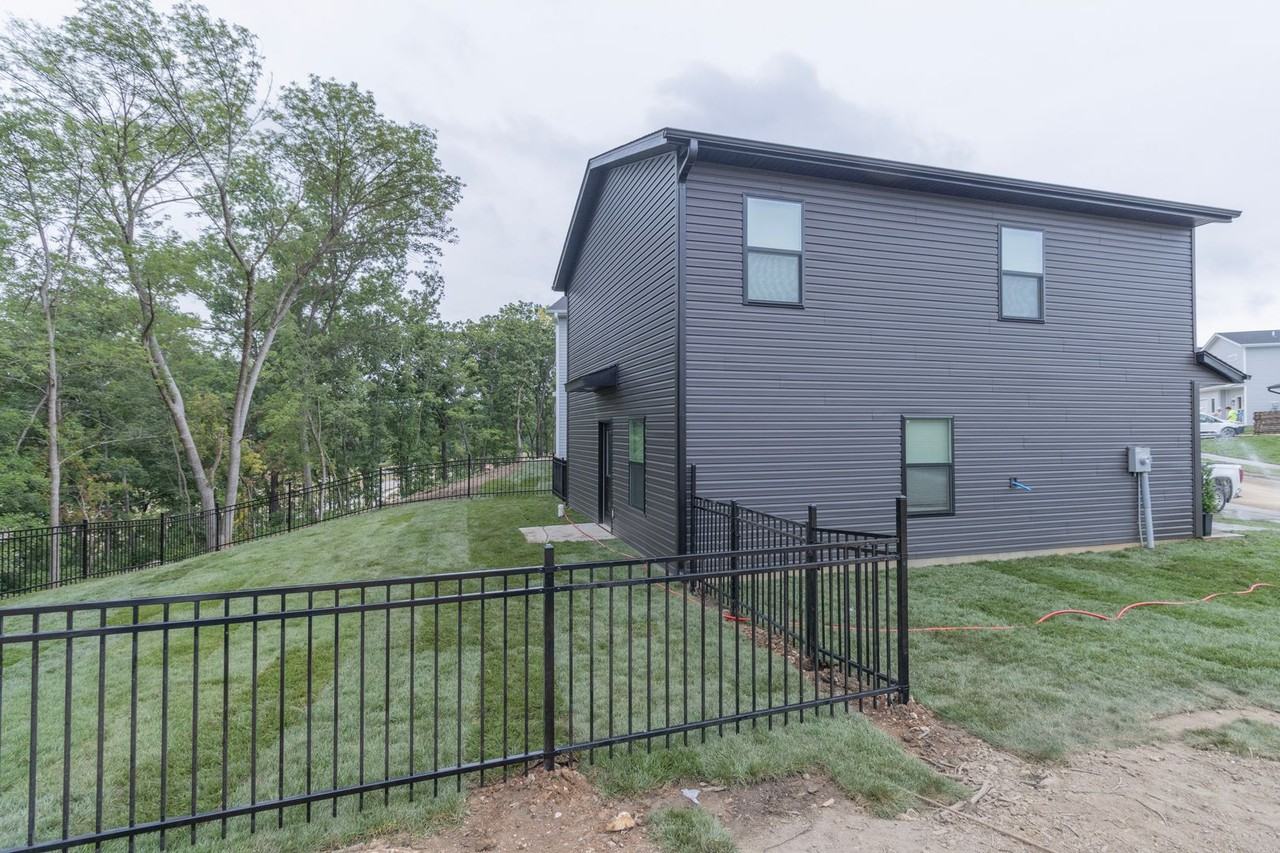 729 729 Ella Dr - Photo 5 of 50