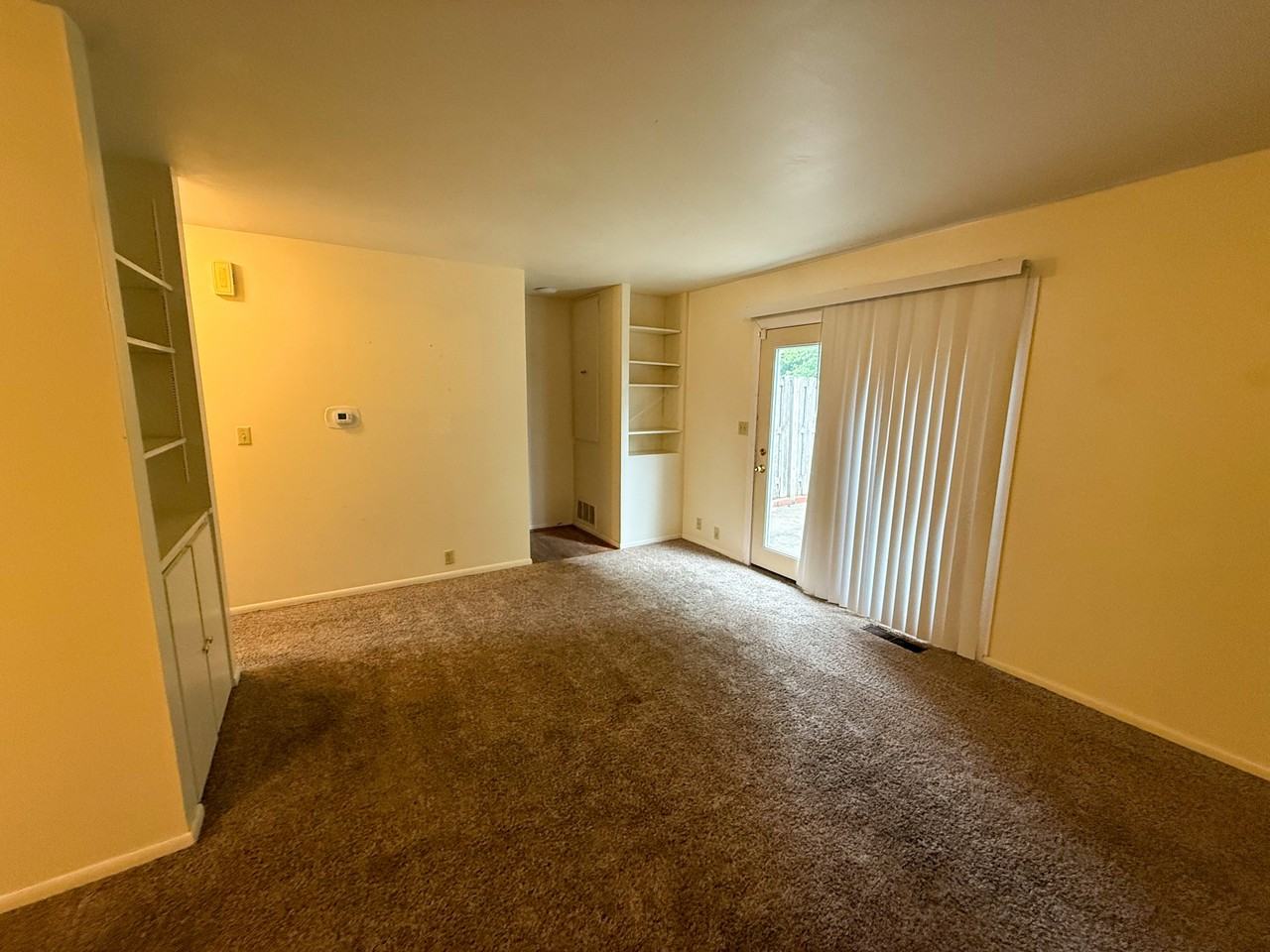 601 E Washington St #8 - Photo 6 of 15