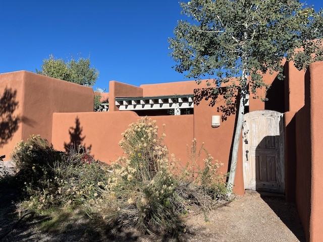 8 Cresta De La Luna Rd #1 - Photo 3 of 18