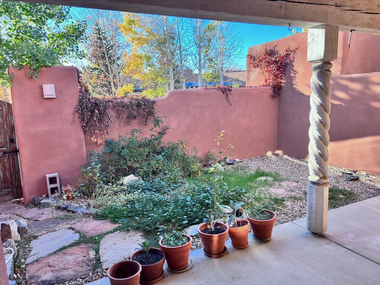 8 Cresta De La Luna Rd #1 - Photo 4 of 18