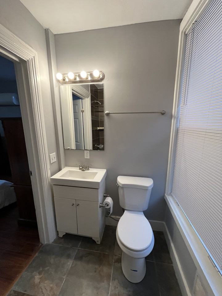 1605 N 2nd St #3 - Photo 6 of 9