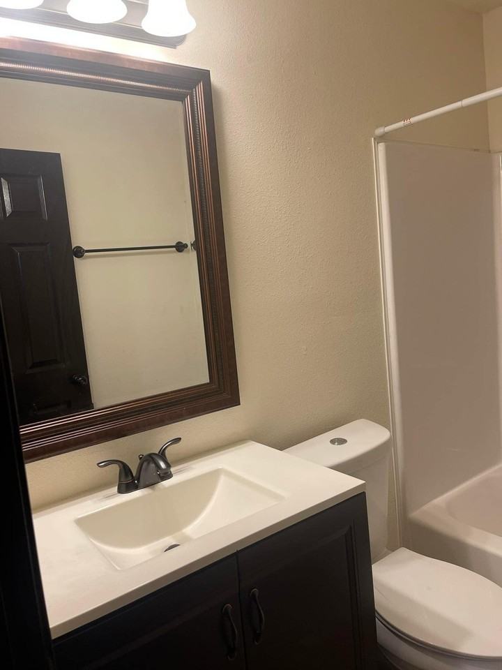 680 Sycamore St #1 - Photo 7 of 10