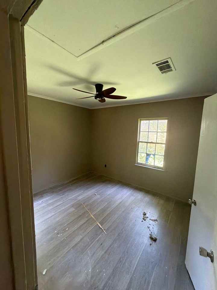 236 Decelle St #1 - Photo 7 of 22
