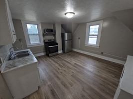 featured image of 1031 Benton St2 #2