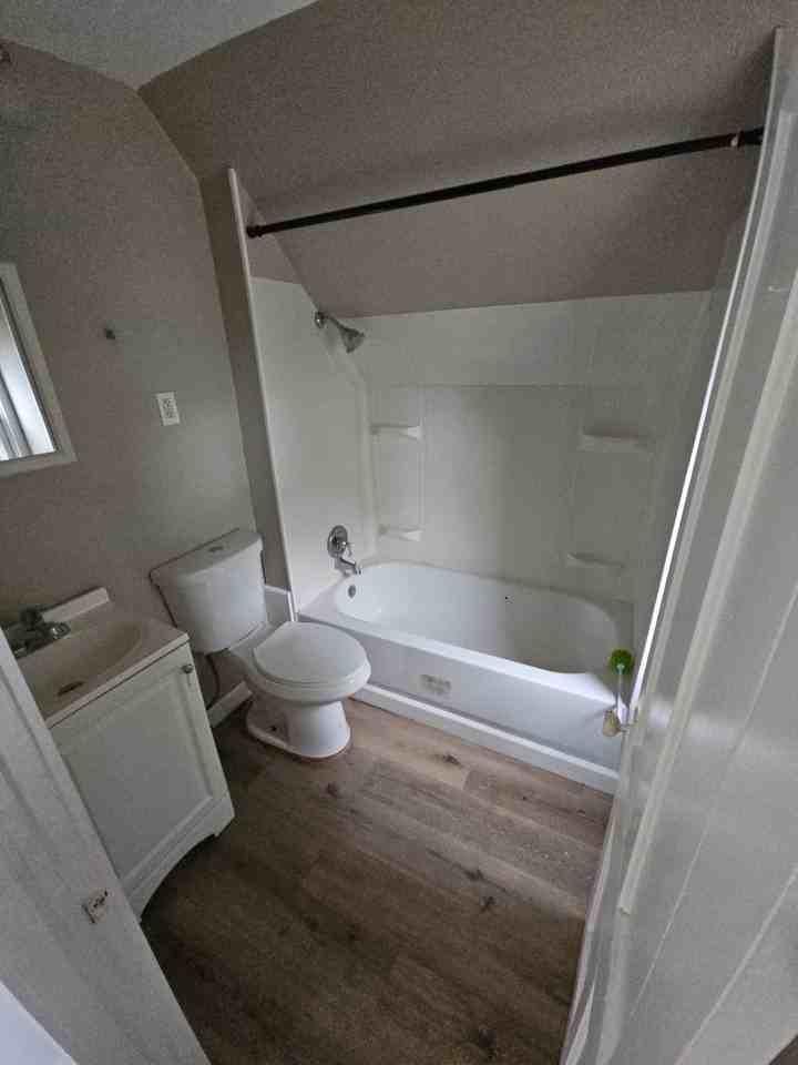 1031 Benton St2 #2 - Photo 3 of 10