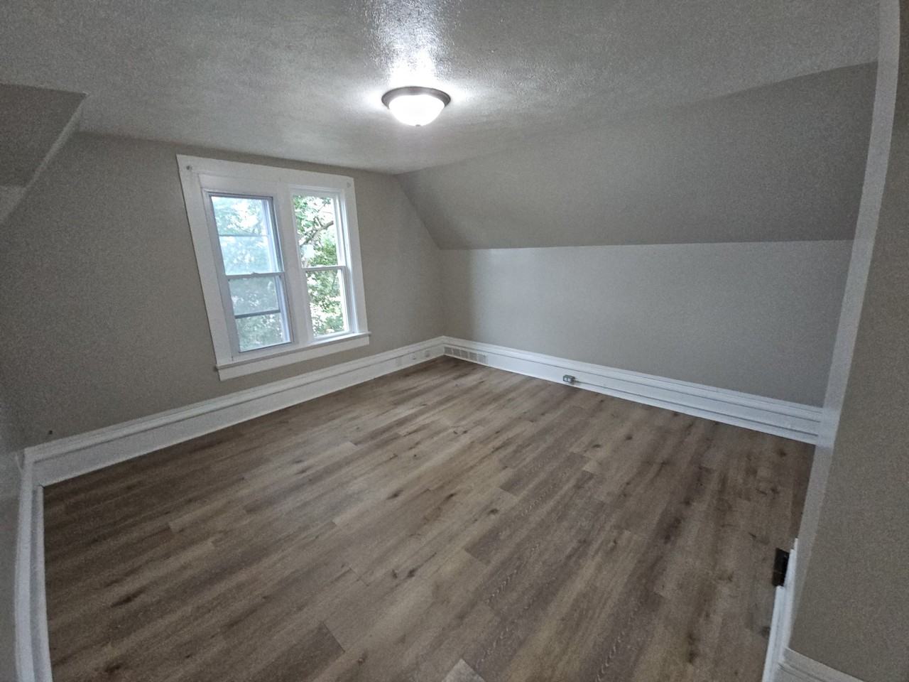 1031 Benton St2 #2 - Photo 5 of 10