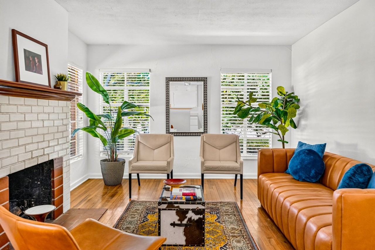 1064 Sycamore St - Photo 4 of 34