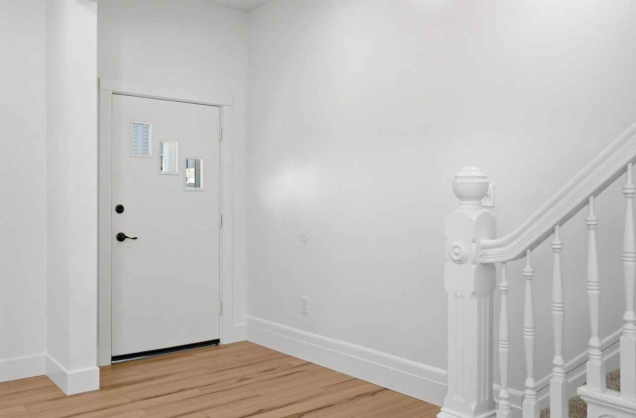 218 11th St - Photo 5 of 31