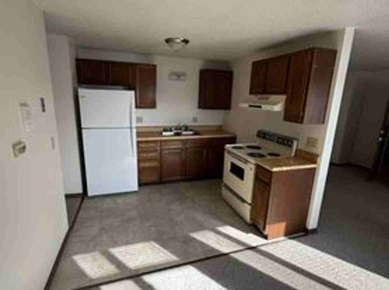 Eastward Apartments - Photo 3 of 4