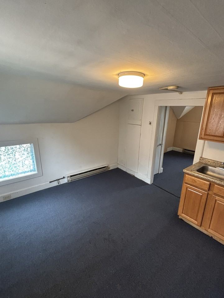 104 N Champlain St #3 - Photo 3 of 6