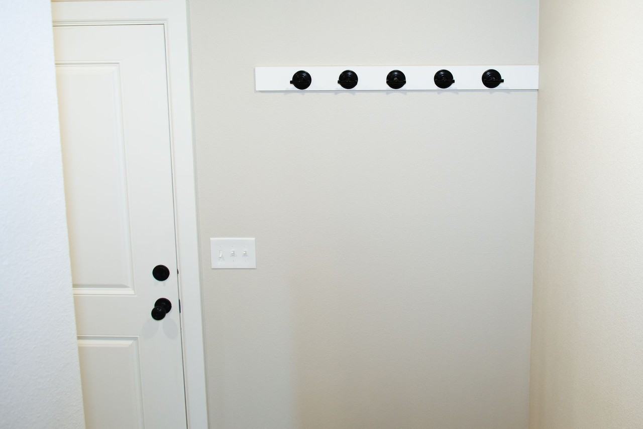 440 Blue Springs St - Photo 3 of 30