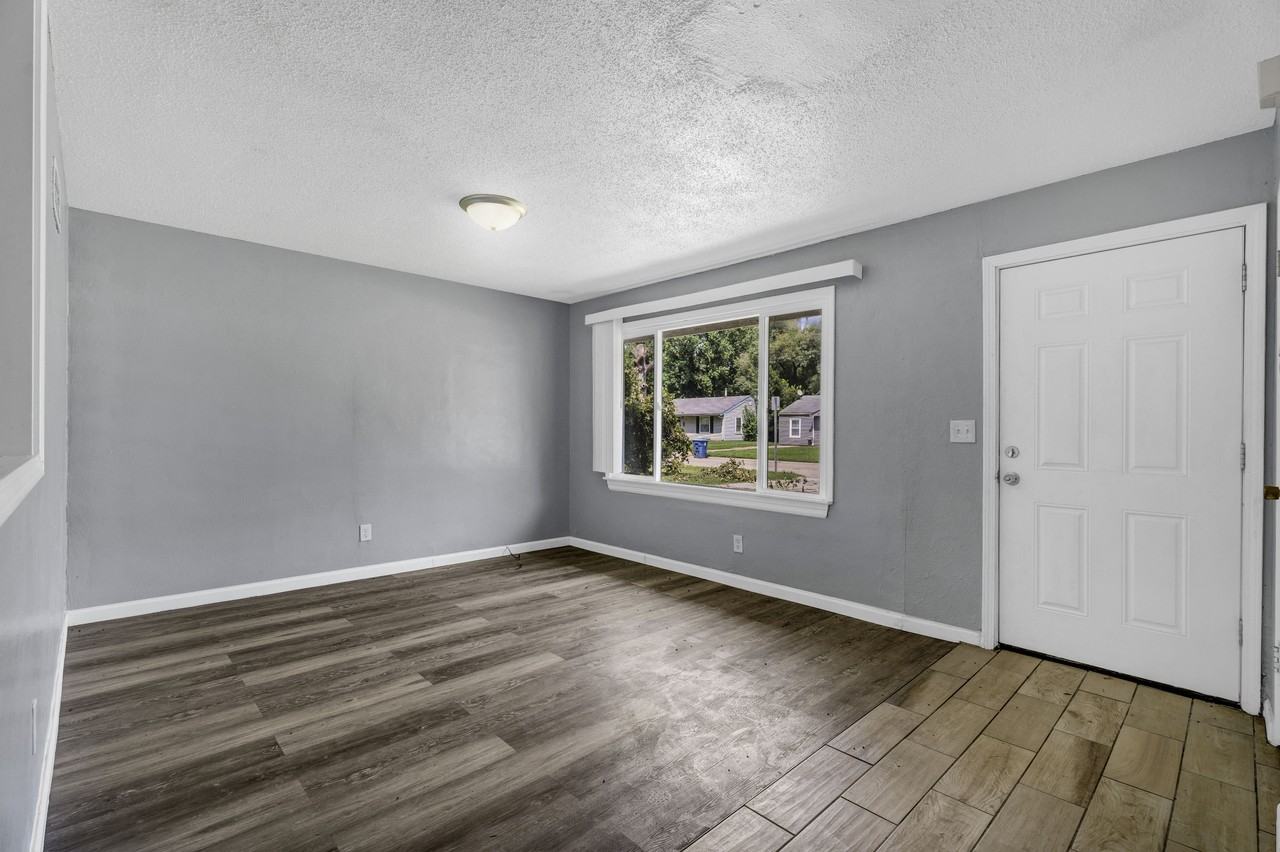 9713 Dennis Dr #1 - Photo 4 of 10