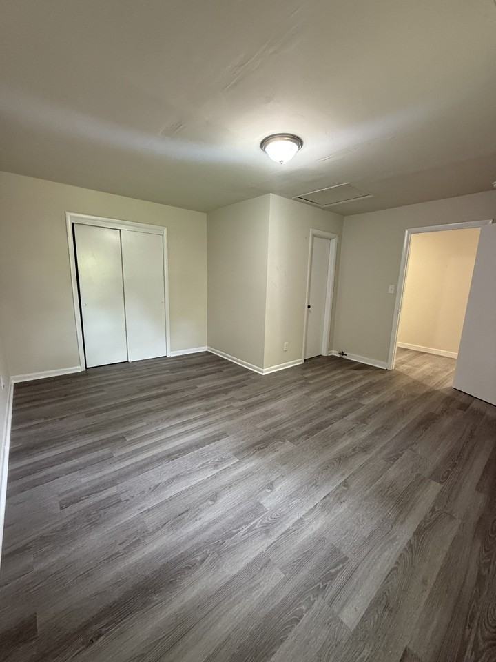 109 Houston Dr #1 - Photo 6 of 11