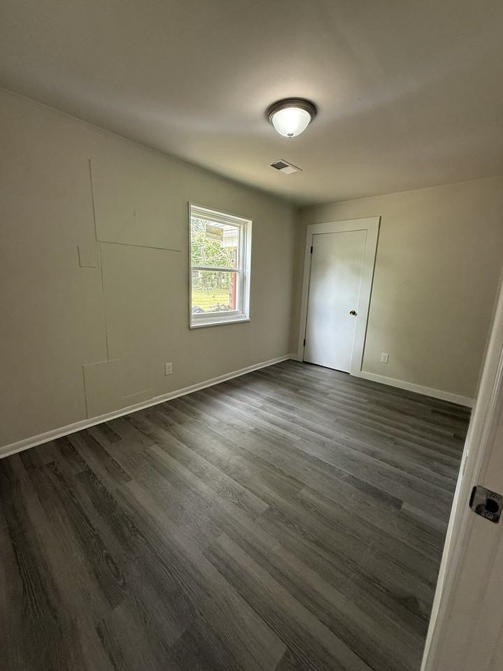 109 Houston Dr #1 - Photo 7 of 11