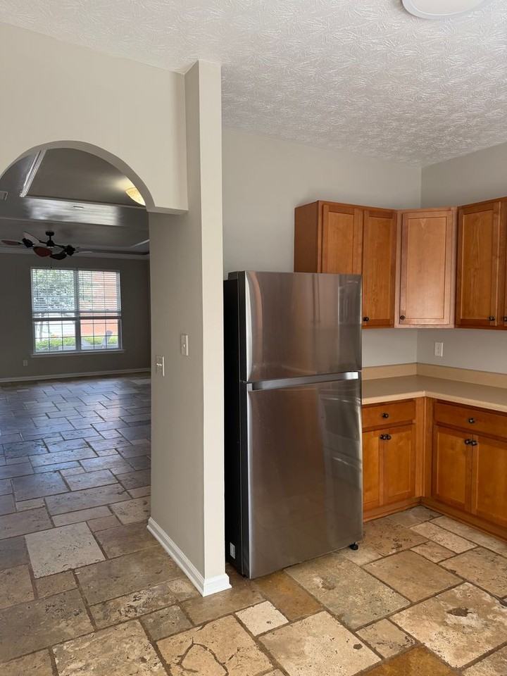 6262 Shoreview Cir - Photo 5 of 23