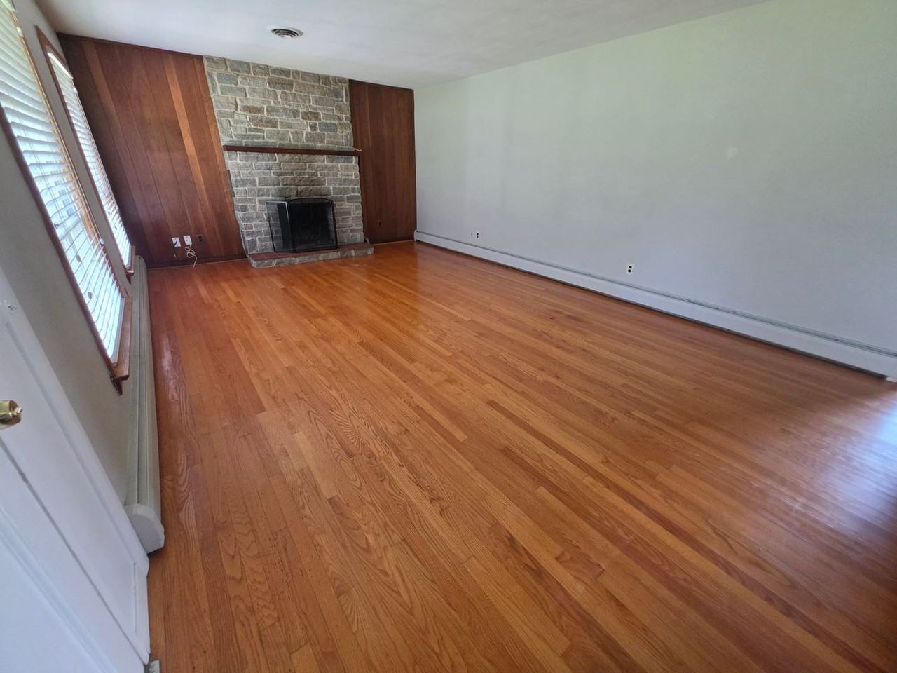 2213 Allibone Rd - Photo 4 of 19