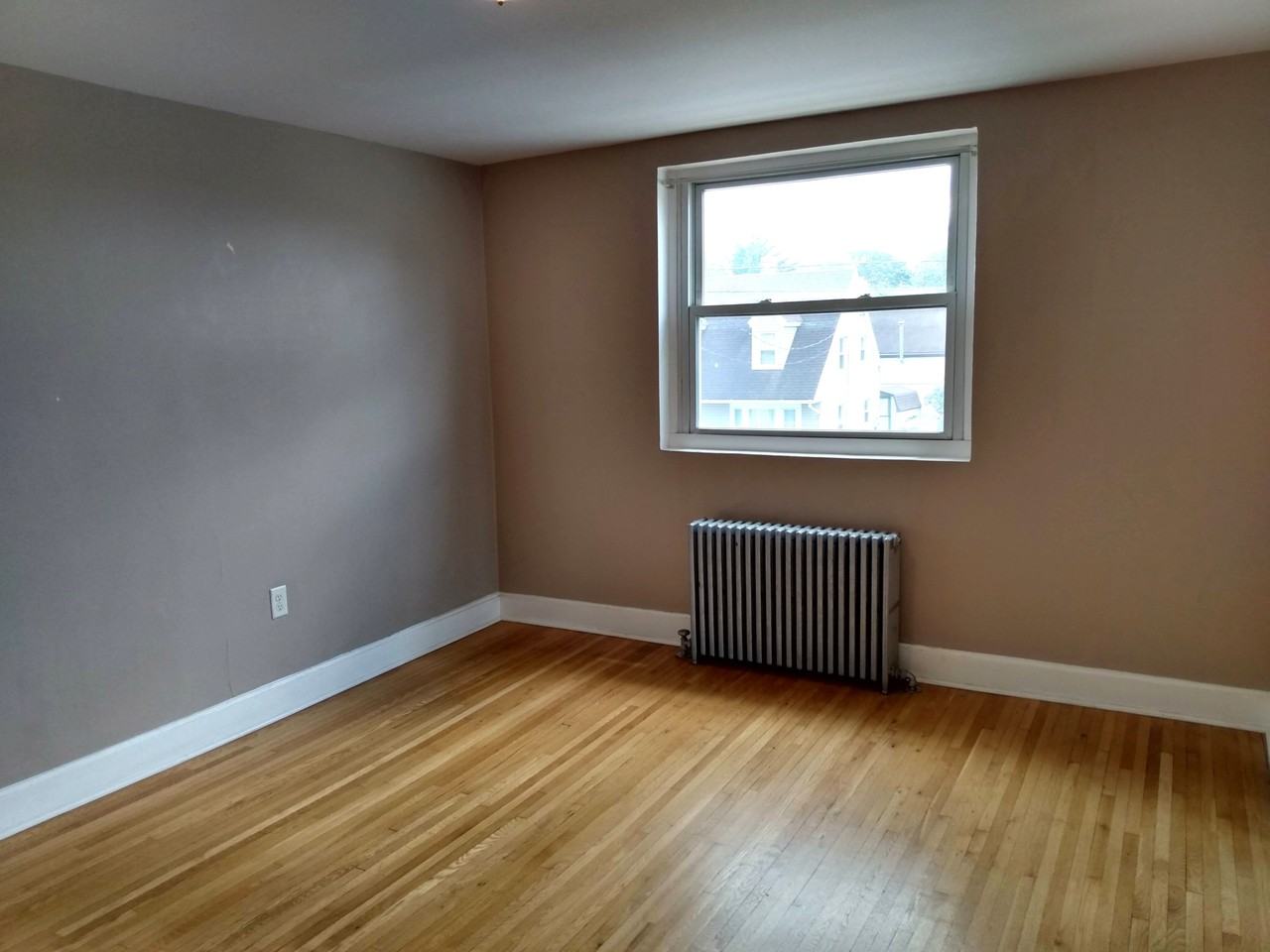 579 Guilford Ave #579-3 - Photo 4 of 22