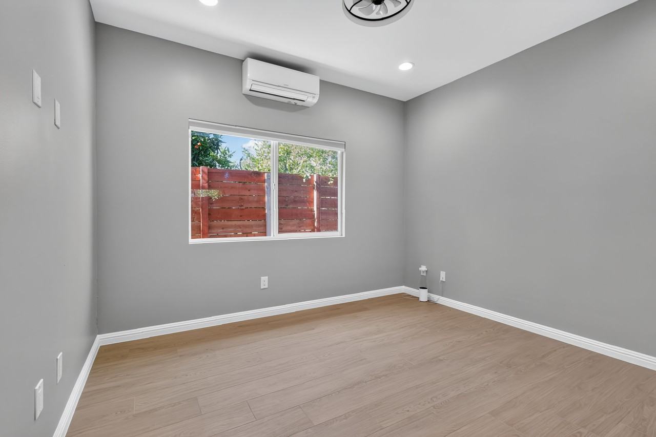 7105 Hoffman Ave #1 - Photo 7 of 42
