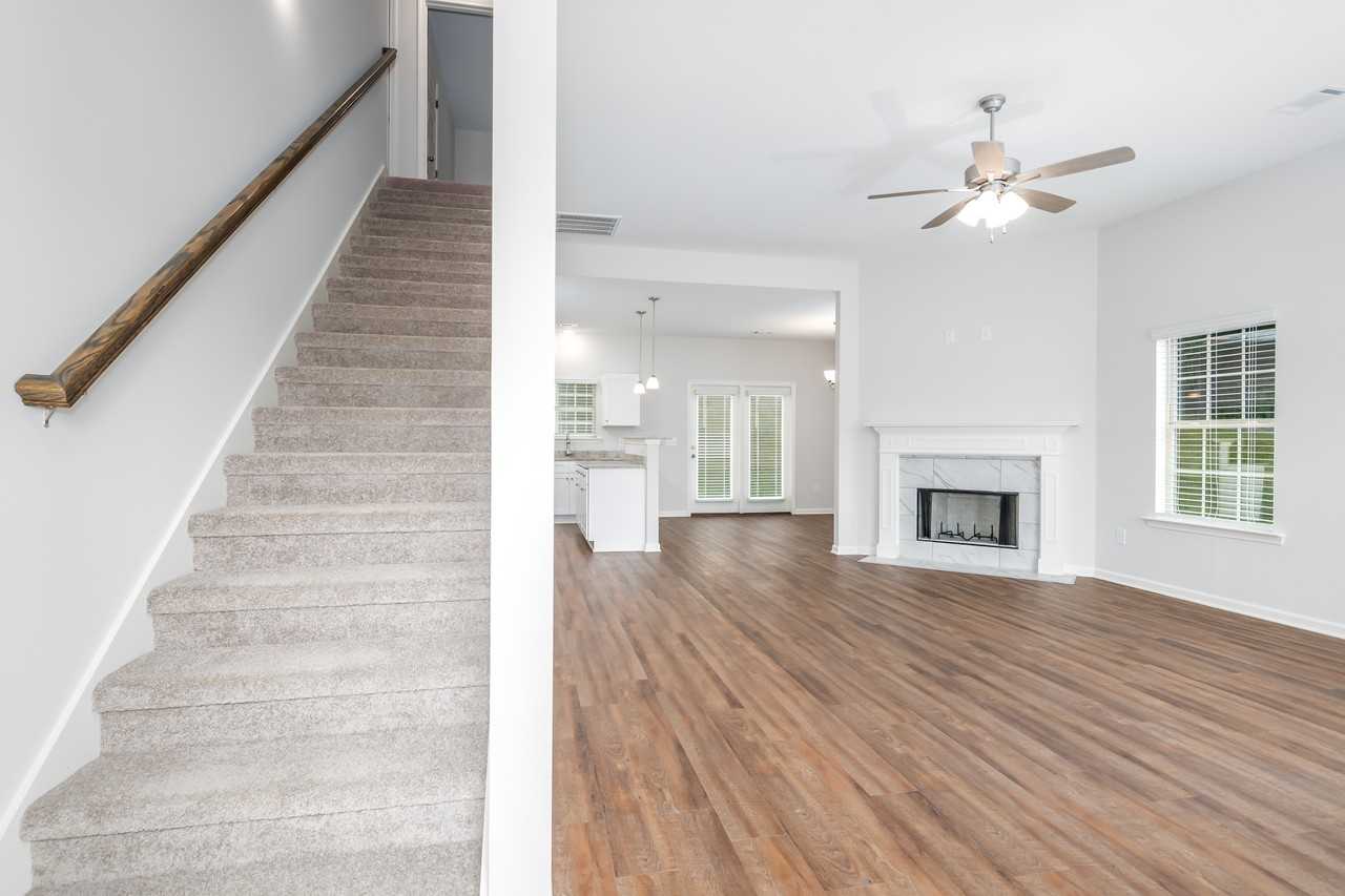246 Brownstone Loop #1 - Photo 4 of 38