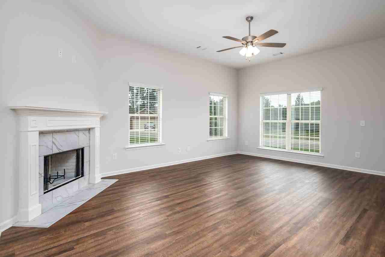 246 Brownstone Loop #1 - Photo 6 of 38