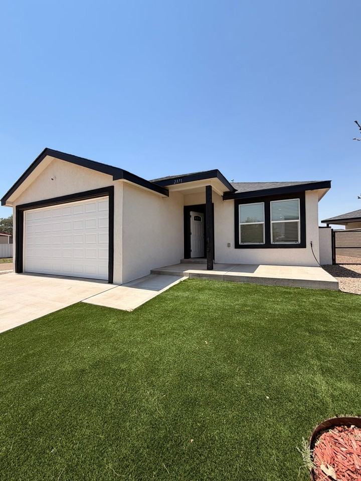 2371 Marlene - Photo 2 of 16