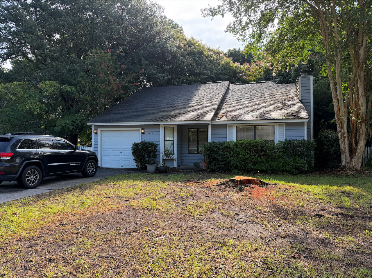 1052 Oakcrest Dr - Photo 2 of 19