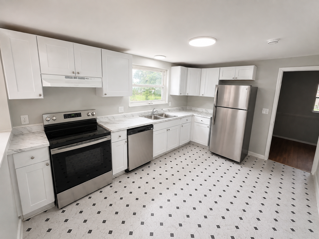 837 Lafayette Ln - Photo 3 of 16