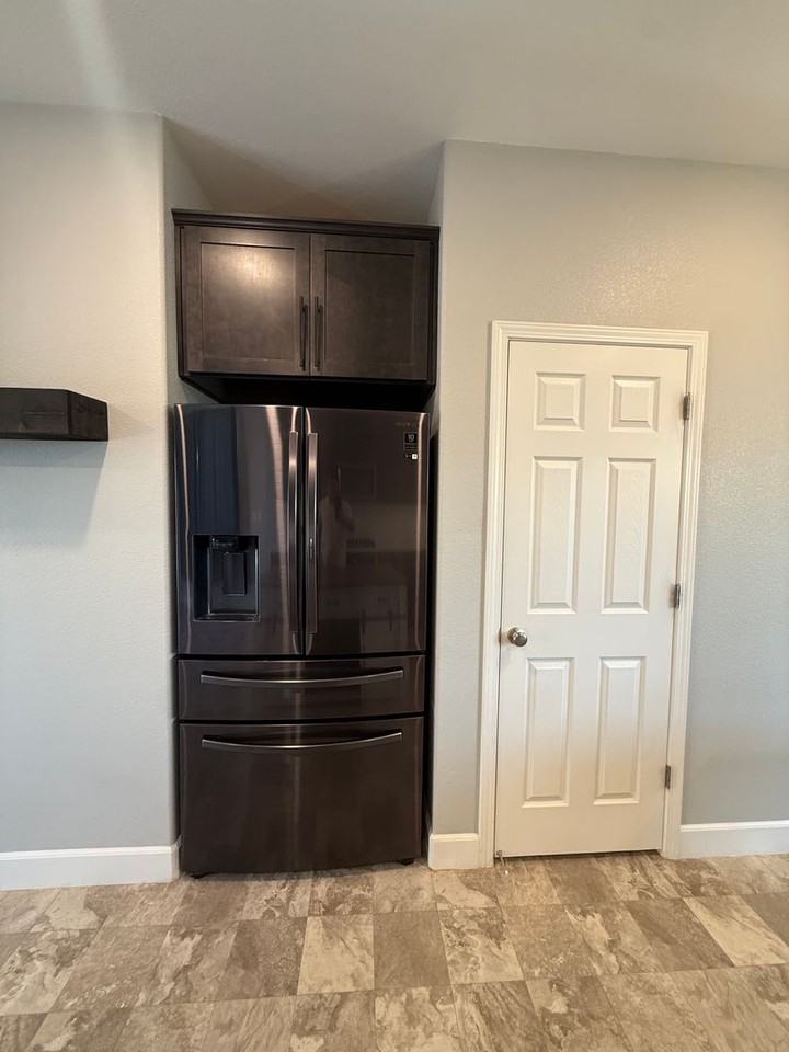 2925 Walker Way - Photo 4 of 21