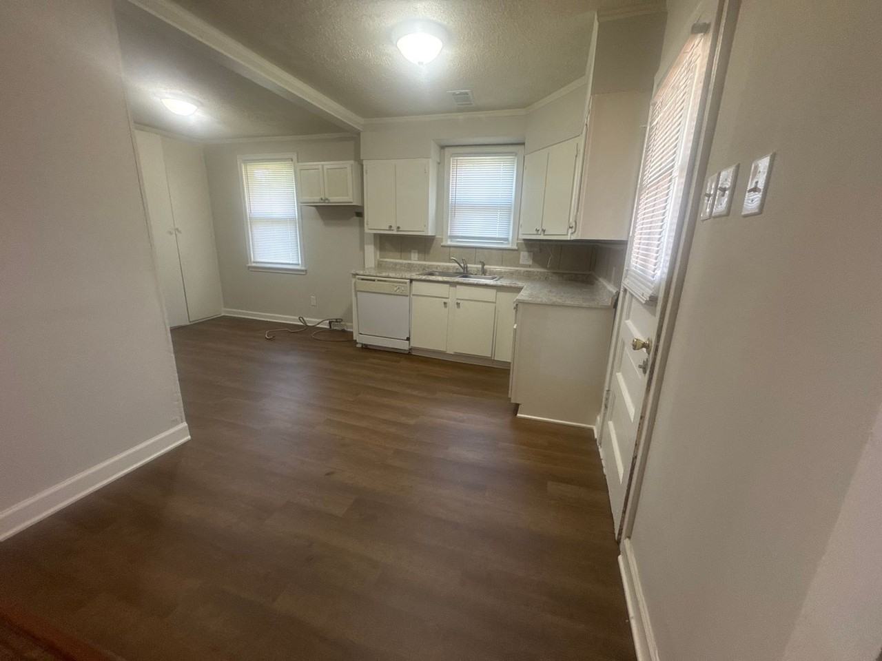 4291 Zelda Ln - Photo 3 of 6