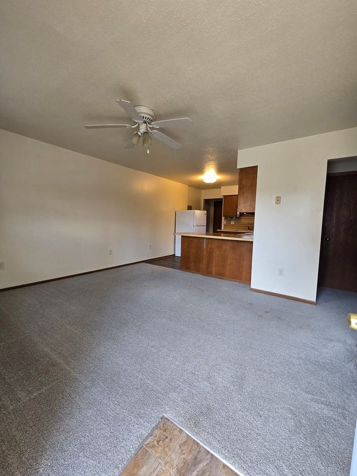 Steve Green Triplex - Photo 3 of 29