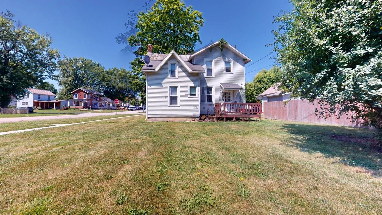 301 N Henry St - Photo 2 of 13
