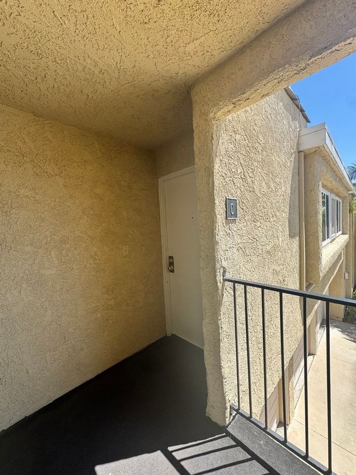 17762 Paseo Cir #C - Photo 3 of 12