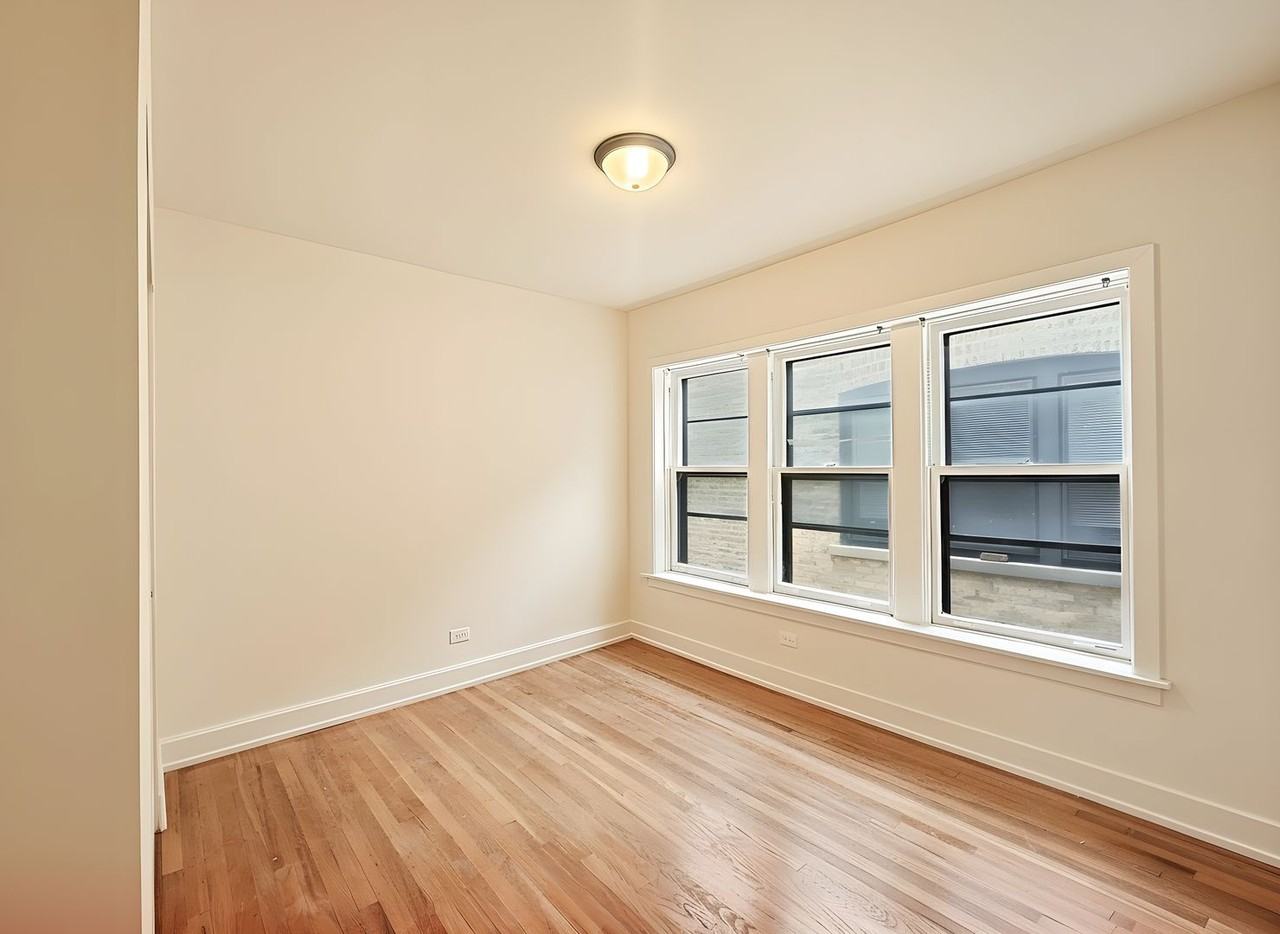 4505 N Kimball Ave - Photo 5 of 11