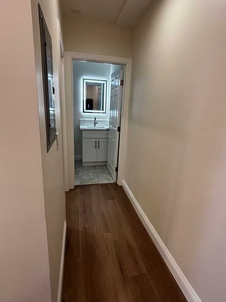 124 124 - 126 S Marengo Ave - Photo 6 of 14
