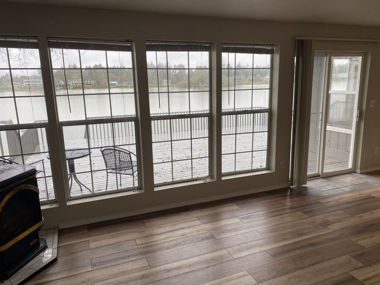 677 Lake Island Ave Se - Photo 2 of 32