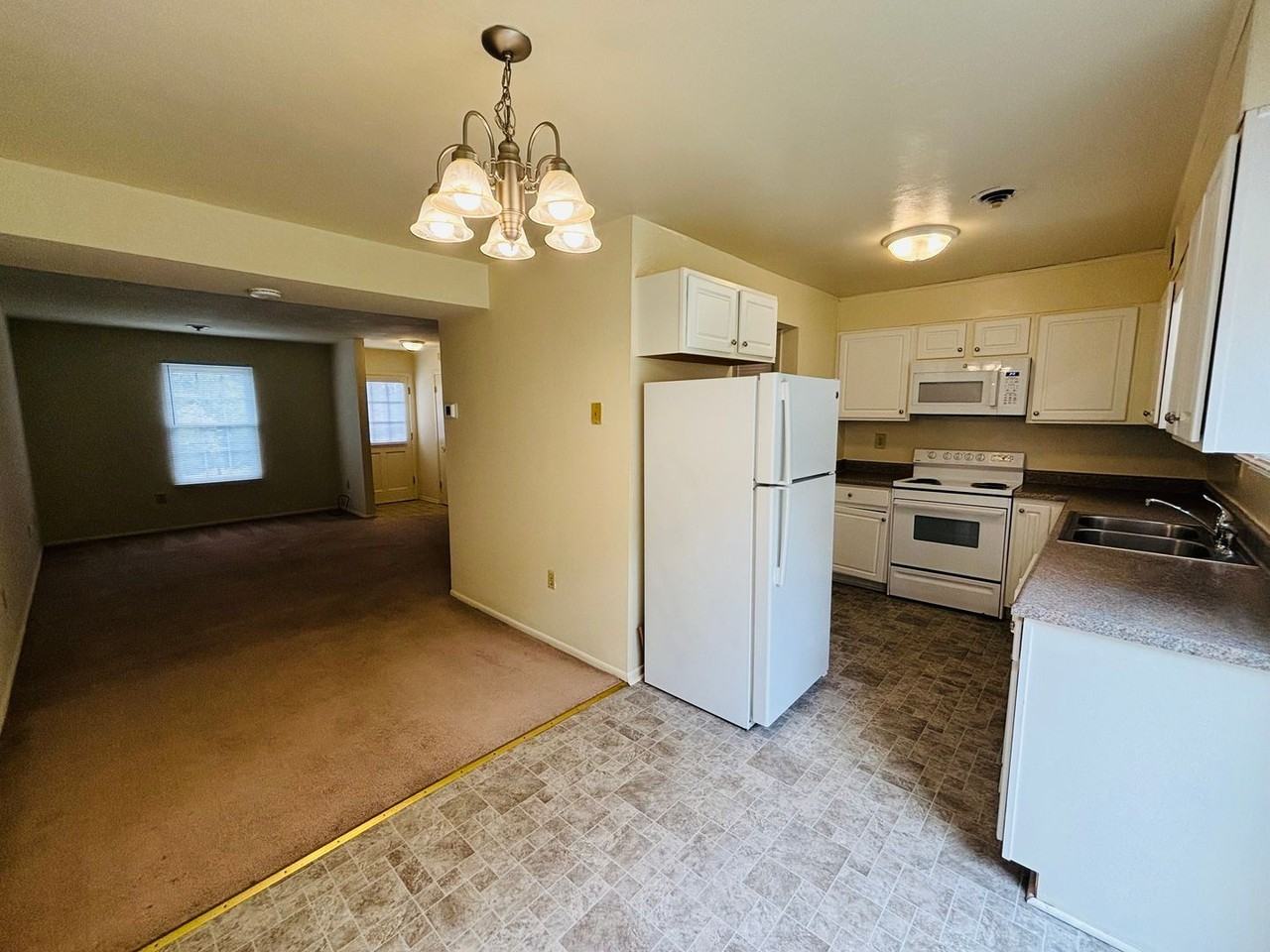 347 New Kent Rd - Photo 6 of 15