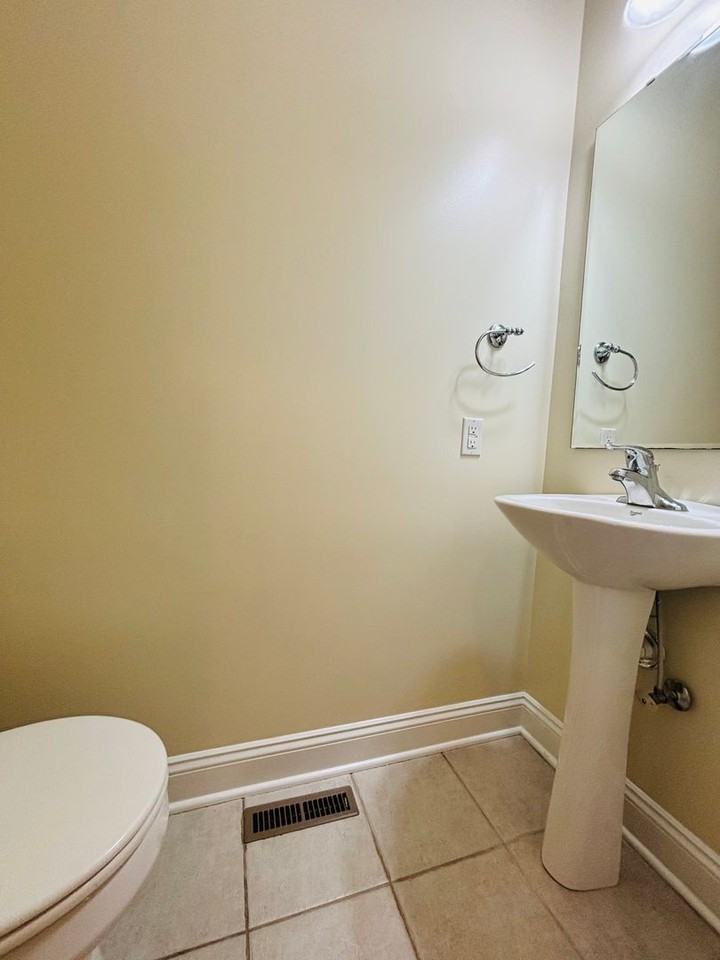 204 Heights Ln - Photo 4 of 26
