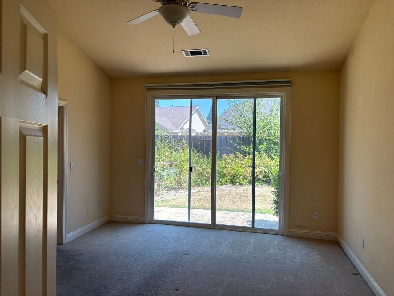 587 Castenda Dr - Photo 6 of 15